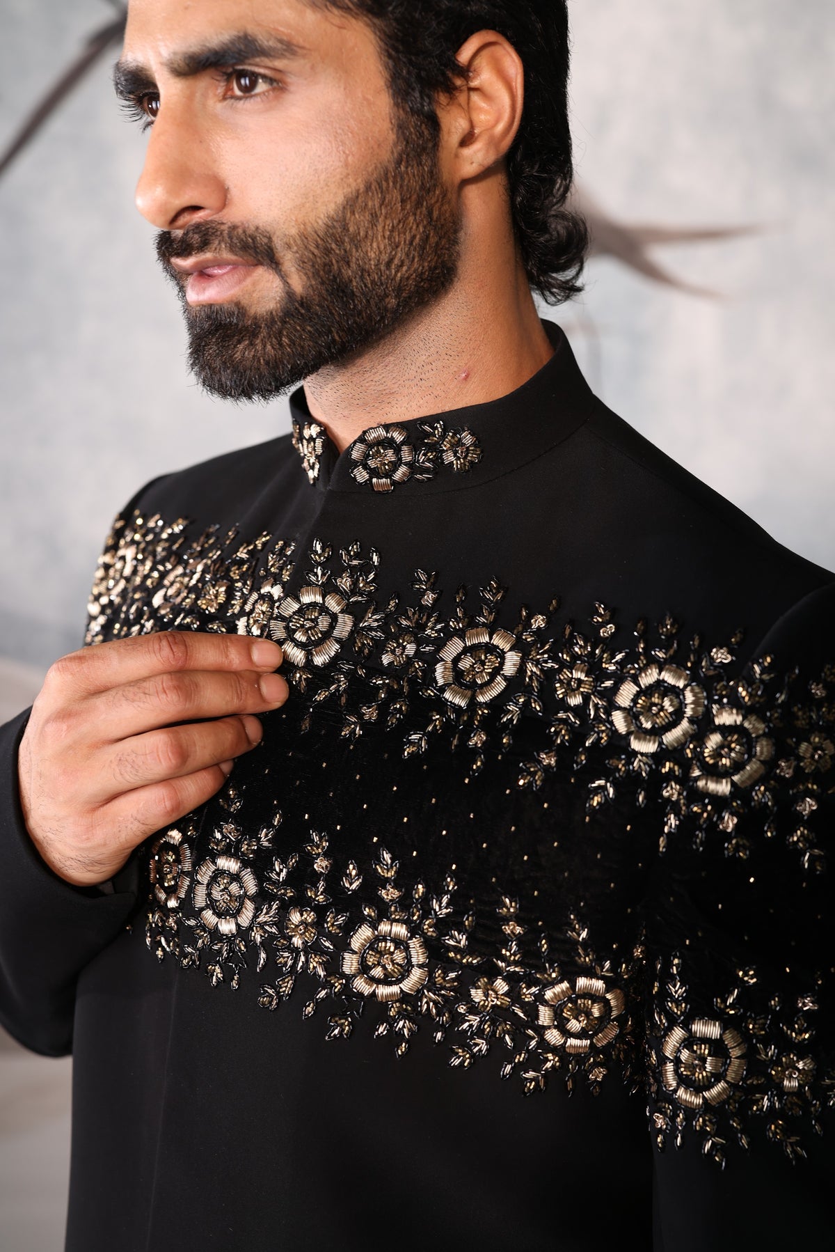 Black indowester with chest and shoulder embroidery with embroidery detailing stole