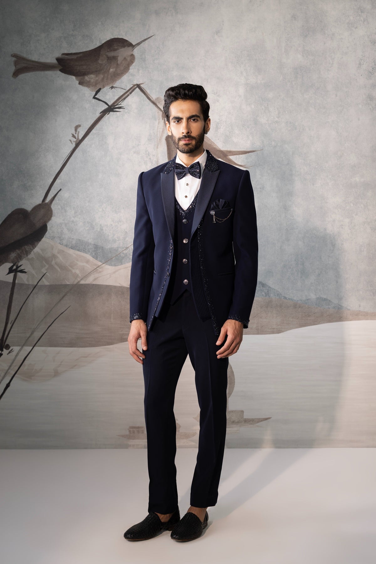 BLUE TUXEDO WITH THREAD DESIGN